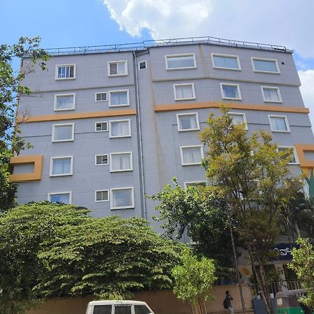 Olive Hotel Indiranagar By Embassy Group 벵갈루루 외부 사진