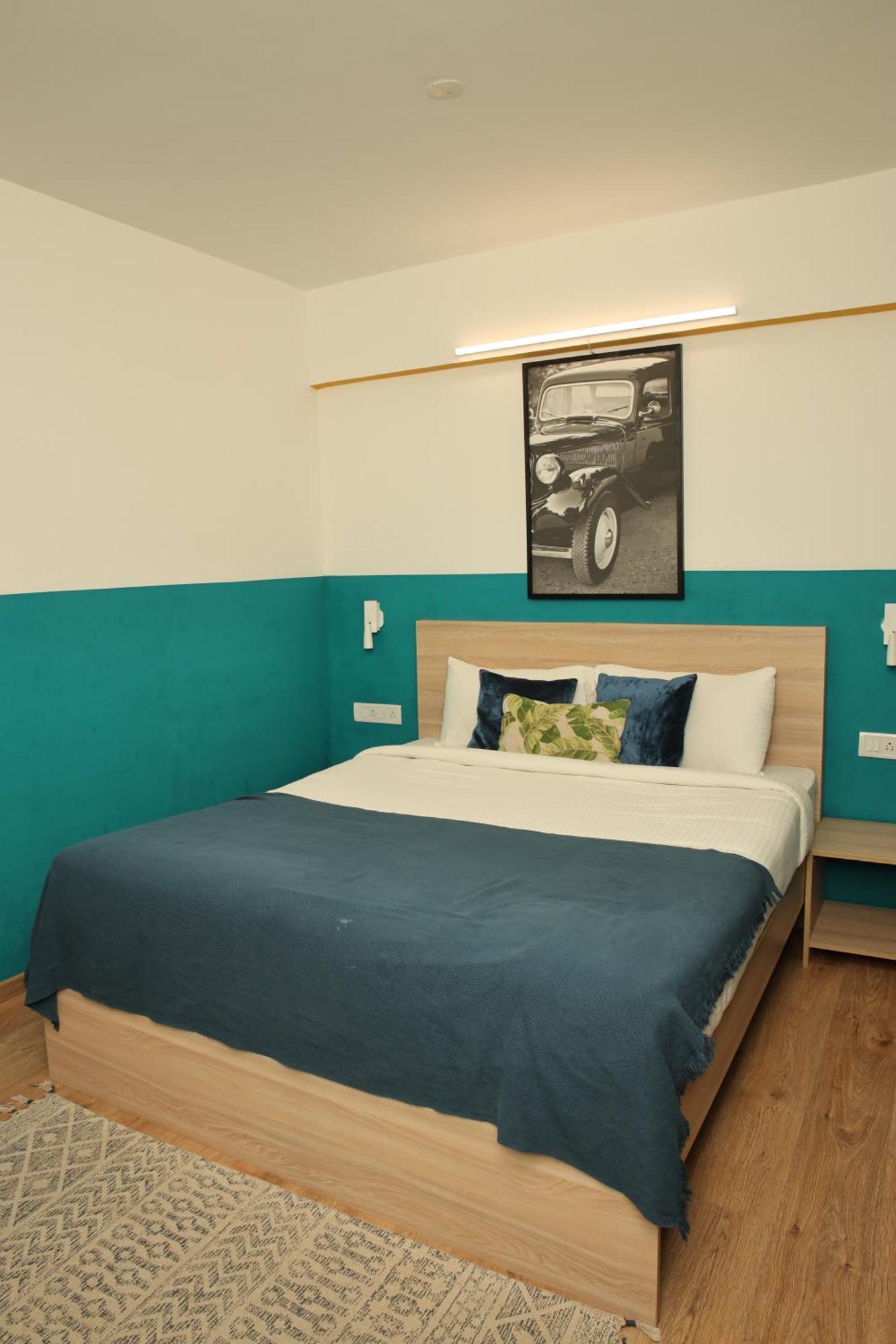 Olive Hotel Indiranagar By Embassy Group 벵갈루루 객실 사진